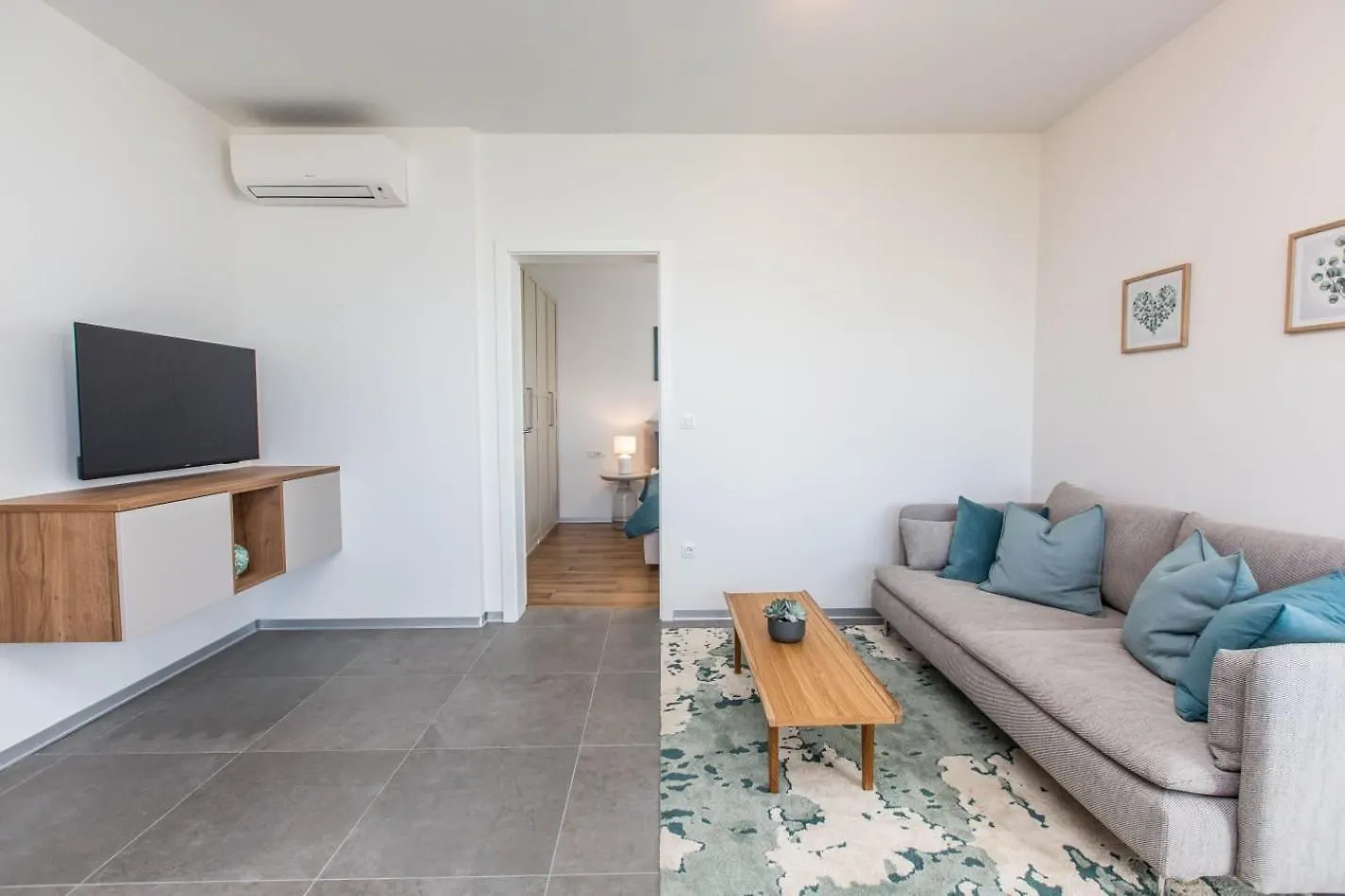 Crimson Holidays Trogir 0*,  Kroatien